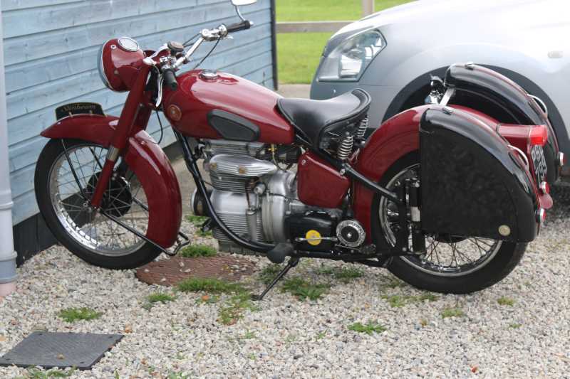 A nice 1952 S8 Sunbeam, seen at the coffee stop