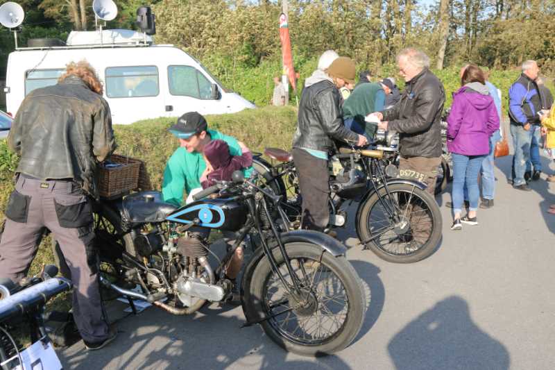 1927 Triumph model N and others at the start