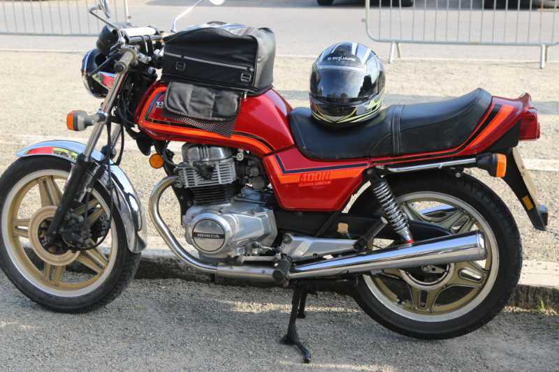 Graham Beasley rode his pretty 1984 Honda CB400N