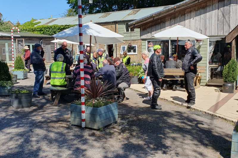 tea stop at Redlands yard